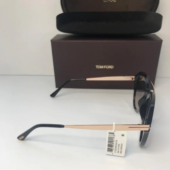 New authentic Tom Ford TF 576 01B Lisa-02 Sunglass display picture 2